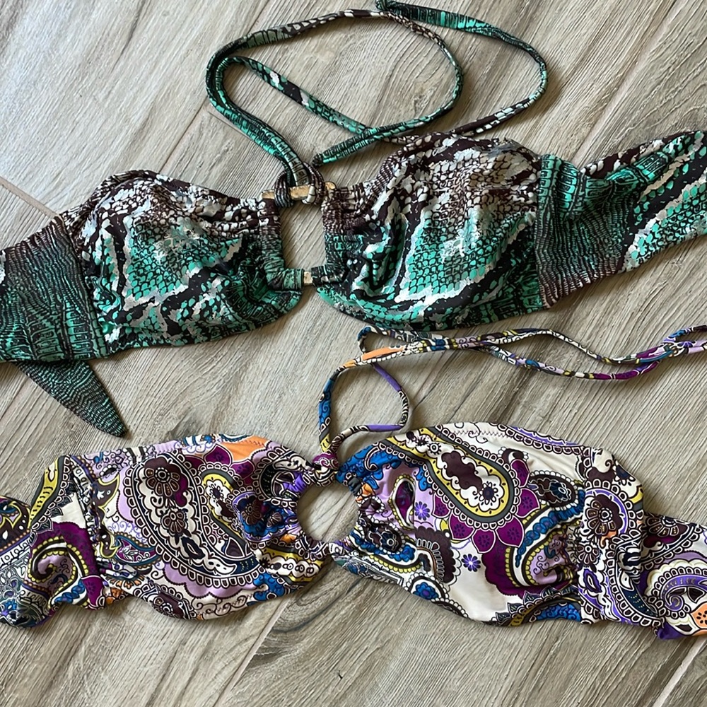 Zingara made in Italy 🇮🇹! Two Beautiful Bikini Tops. These tops are Gorgeous🌸